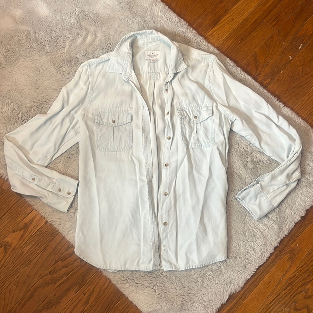 🦅 AE light blue Jean button up